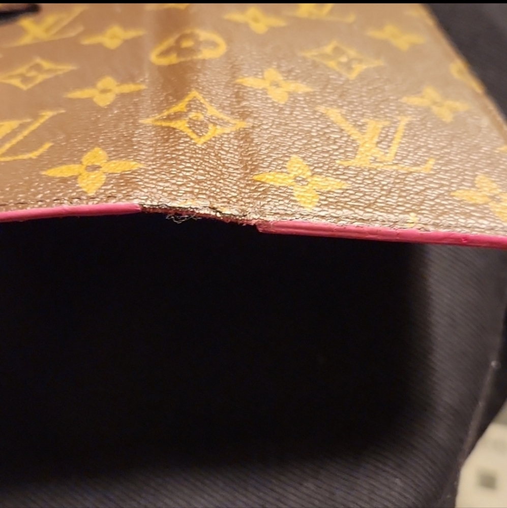 Auth. Louis Vuitton Monogram iPhone 6 or 7 or 8 phone case - Picture 7 of 13